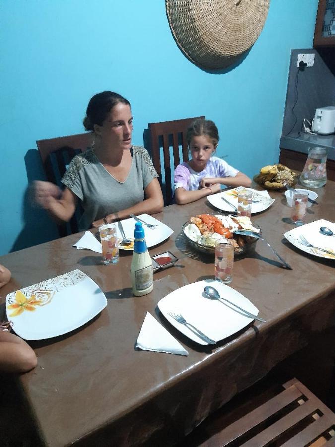 Dinuli Home Stay 亚洪加拉 外观 照片