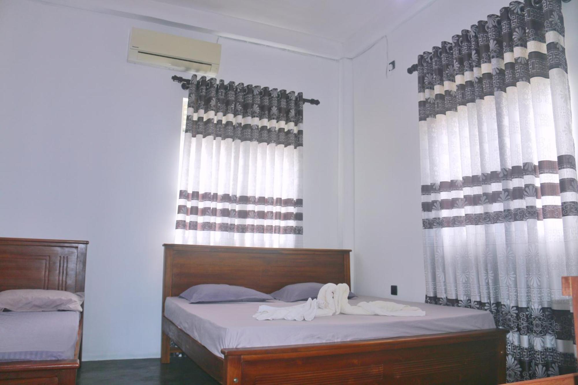 Dinuli Home Stay 亚洪加拉 外观 照片